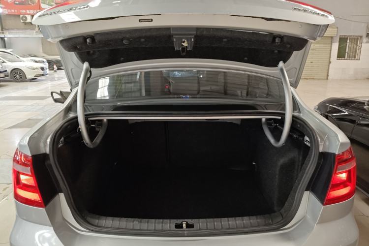 Used Volkswagen Bora 2014 1.6L Automatic Comfort Model
