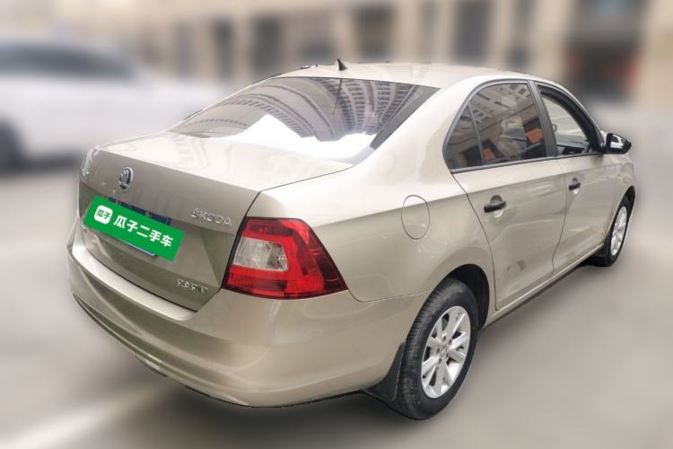 Used Skoda Rapid 2016 1.6L Manual Front-Wheel-Drive Version Rear Right 45 Deg
