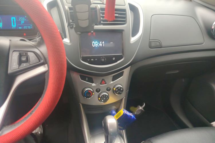 Used Chevrolet Trax 2014 1.4T Automatic Two-Wheel Drive Luxury Model Audio And AC Panel