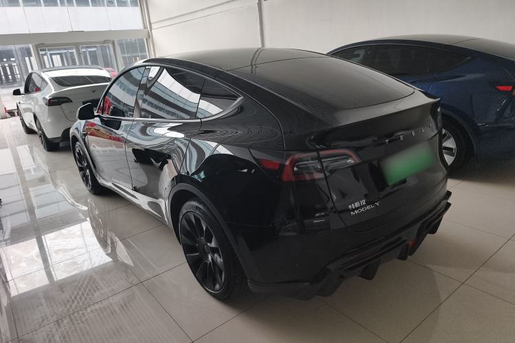 Used Tesla Model Y 2023 Long-Range All-Wheel-Drive Version