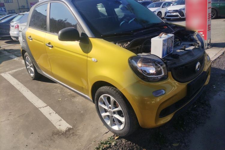 Used smart forfour 2018 1.0L 52 kW Dynamic Edition