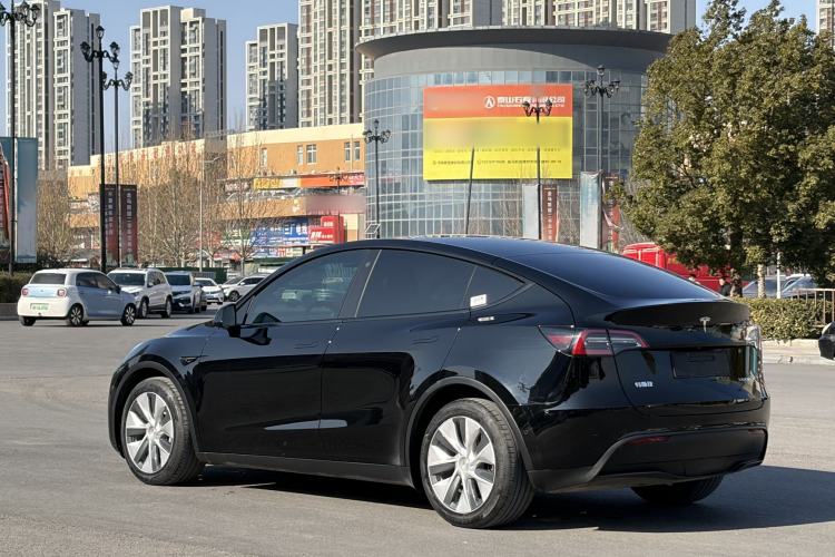 Used Tesla Model Y 2021 Long-Range All-Wheel-Drive Version