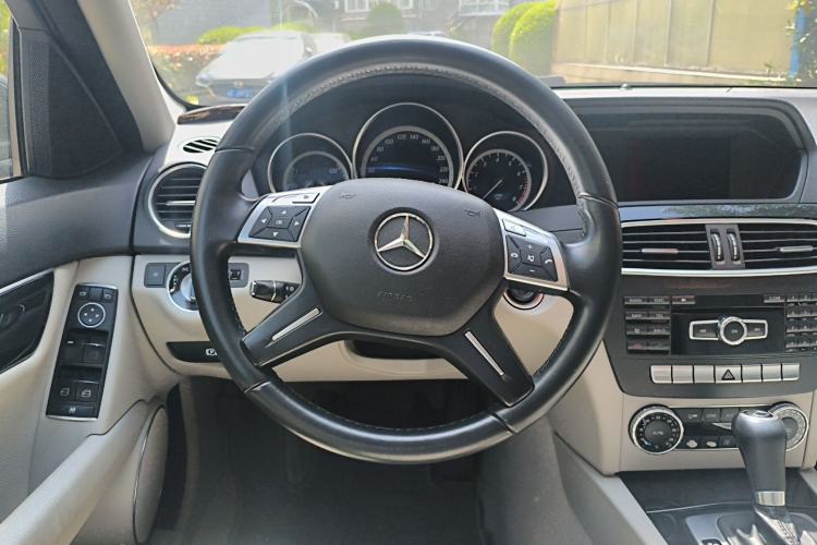 Used Mercedes-Benz C-Class 2013 C 180 Classic Grand Edition Steering Wheel