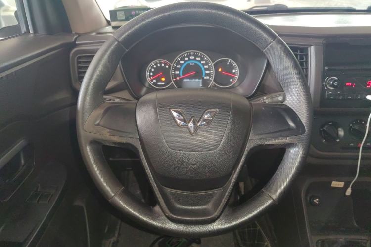 Used Wuling Hongguang V 2019 1.5L Enjoyment Version China VI LAR