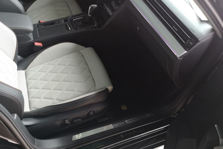 Used Volkswagen Magotan 2025 Revised Version Zhongxiang Edition 330TSI DSG Luxury Trim
