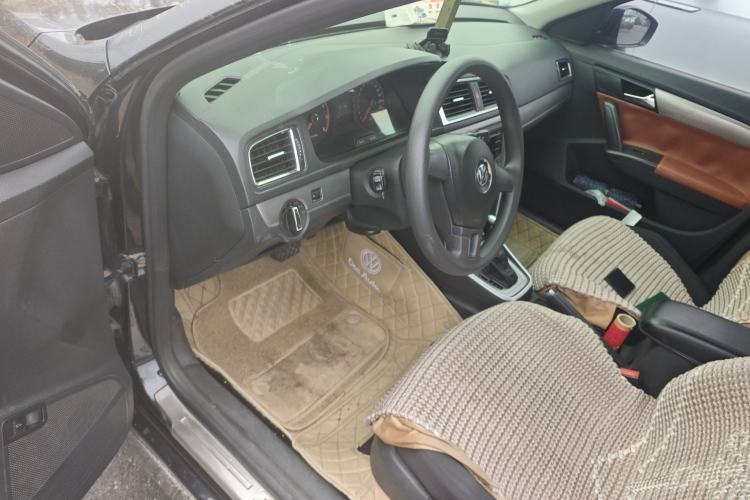 Used Volkswagen Lavida 2013 Revised Classic 1.6L Automatic Fashion Edition
