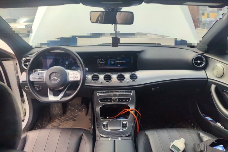 Used Mercedes-Benz E-Class 2019 E 260 Sport Edition Center Console