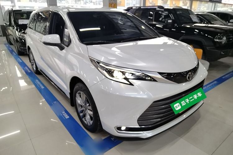 Used Toyota Sienna 2024 2.5L Hybrid Four-Wheel Drive Prestige Edition
