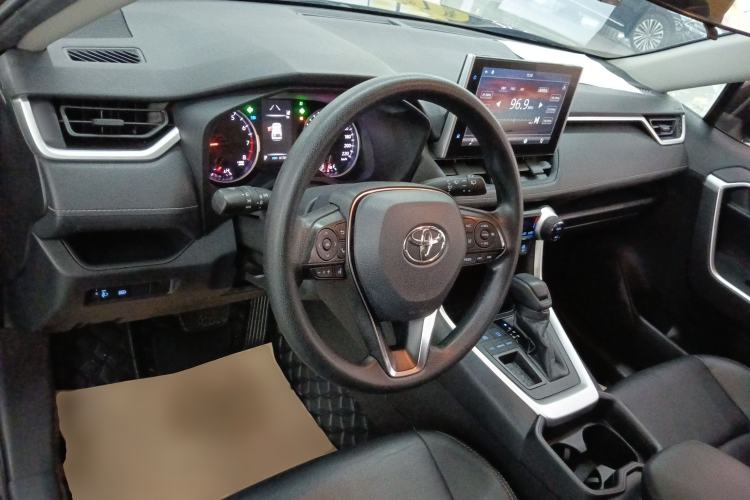 Used Toyota Wildlander 2020 2.0L CVT Two-Wheel Drive Luxury Edition Center Console