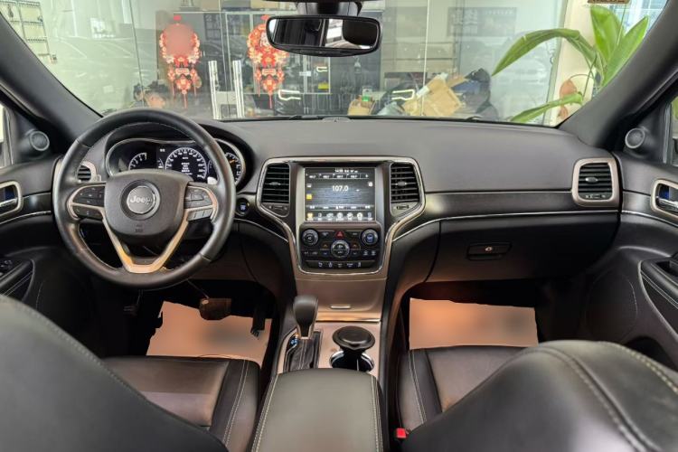 Used Jeep Grand Cherokee 2016 3.0L Comfort Navigation Edition Center Console