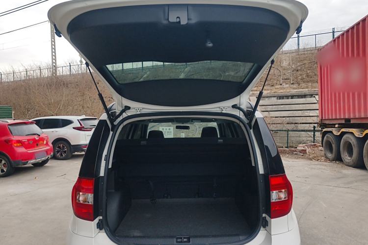 Used Skoda Yeti 2017 1.6L Manual Front-Wheel-Drive Version
