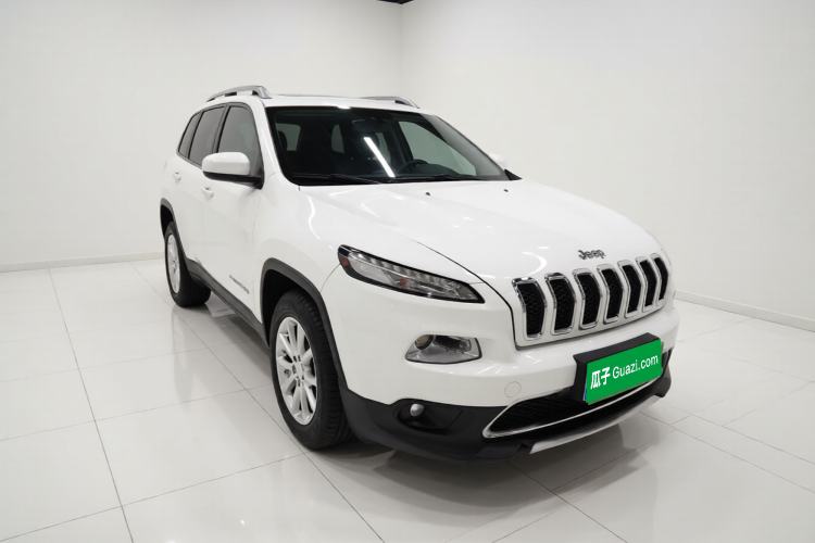 Used Jeep Cherokee 2017 2.4L Leading Smart Edition Exterior 2