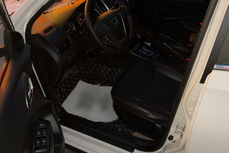 Used Baojun 610 2014 CROSS 1.5L Automatic Luxury Model
