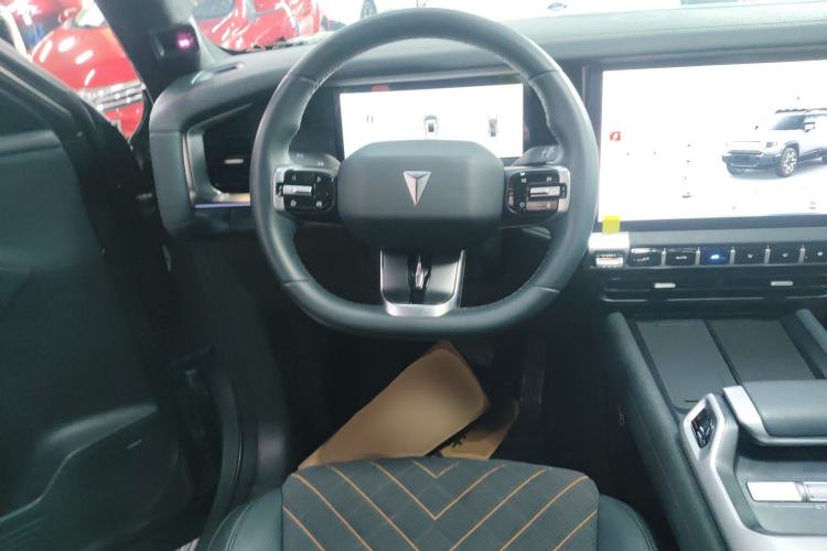 Used Deepal G318 2024 Four-Wheel-Drive Air Suspension Model Steering Wheel