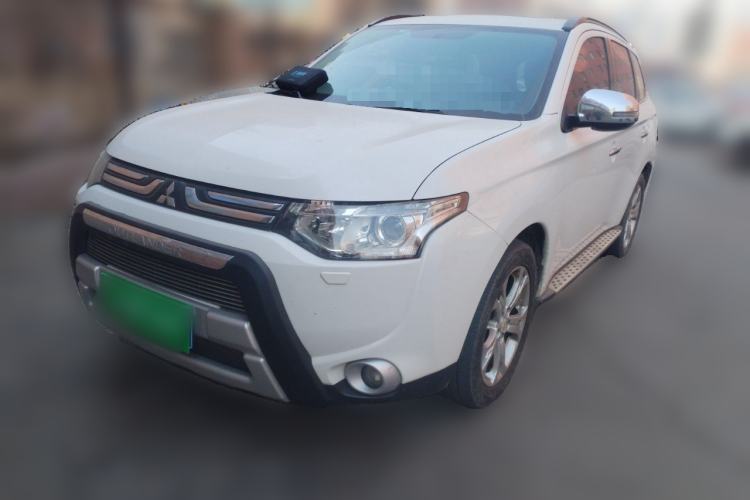 Used Mitsubishi Outlander 2013 2.4L 4x4 Luxury Navigation Edition 5 Seats