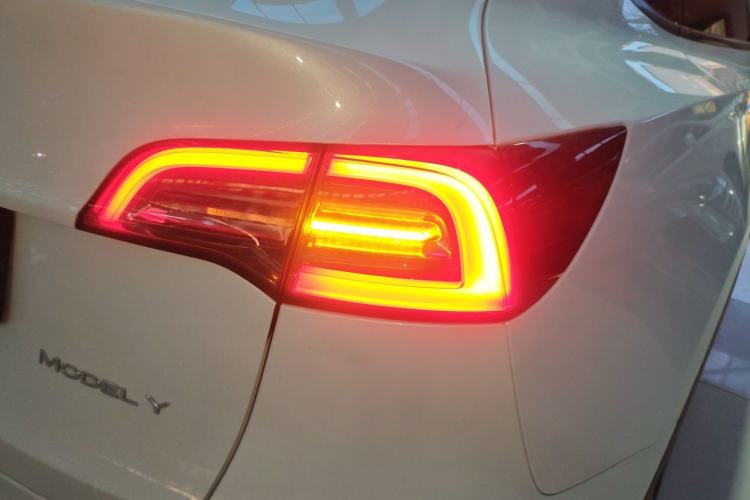 Used Tesla Model Y 2024 Rear-Wheel-Drive Version Exterior 3