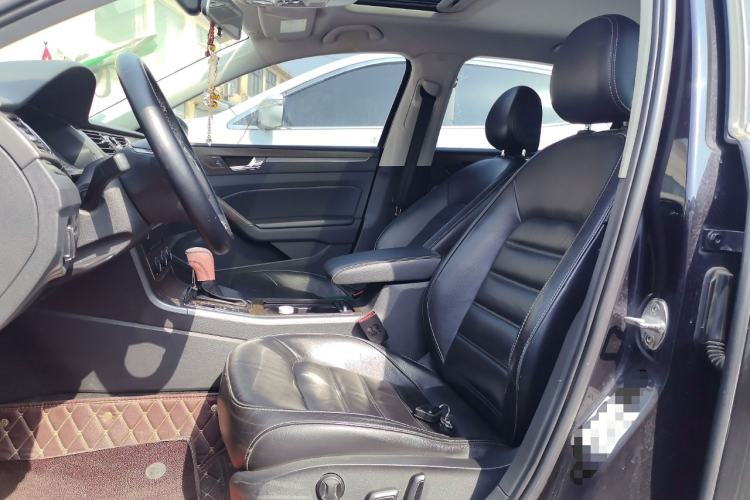 Used Volkswagen Passat 2017 330TSI DSG Luxury Edition Left Front Seat