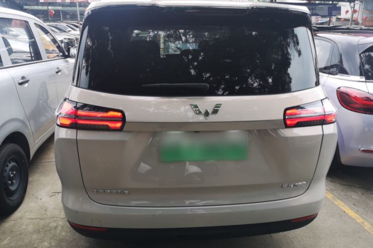 Used Wuling Starlight 730 2025 Model Plug-in Hybrid 125km Luxury Edition