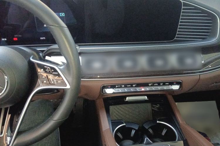 Used Mercedes-Benz GLE 2024 GLE 350 4MATIC Stylish Model Center Console