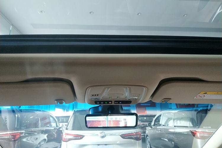 Used Buick GL8 2022 ES Landtrek 653T Luxury Edition
