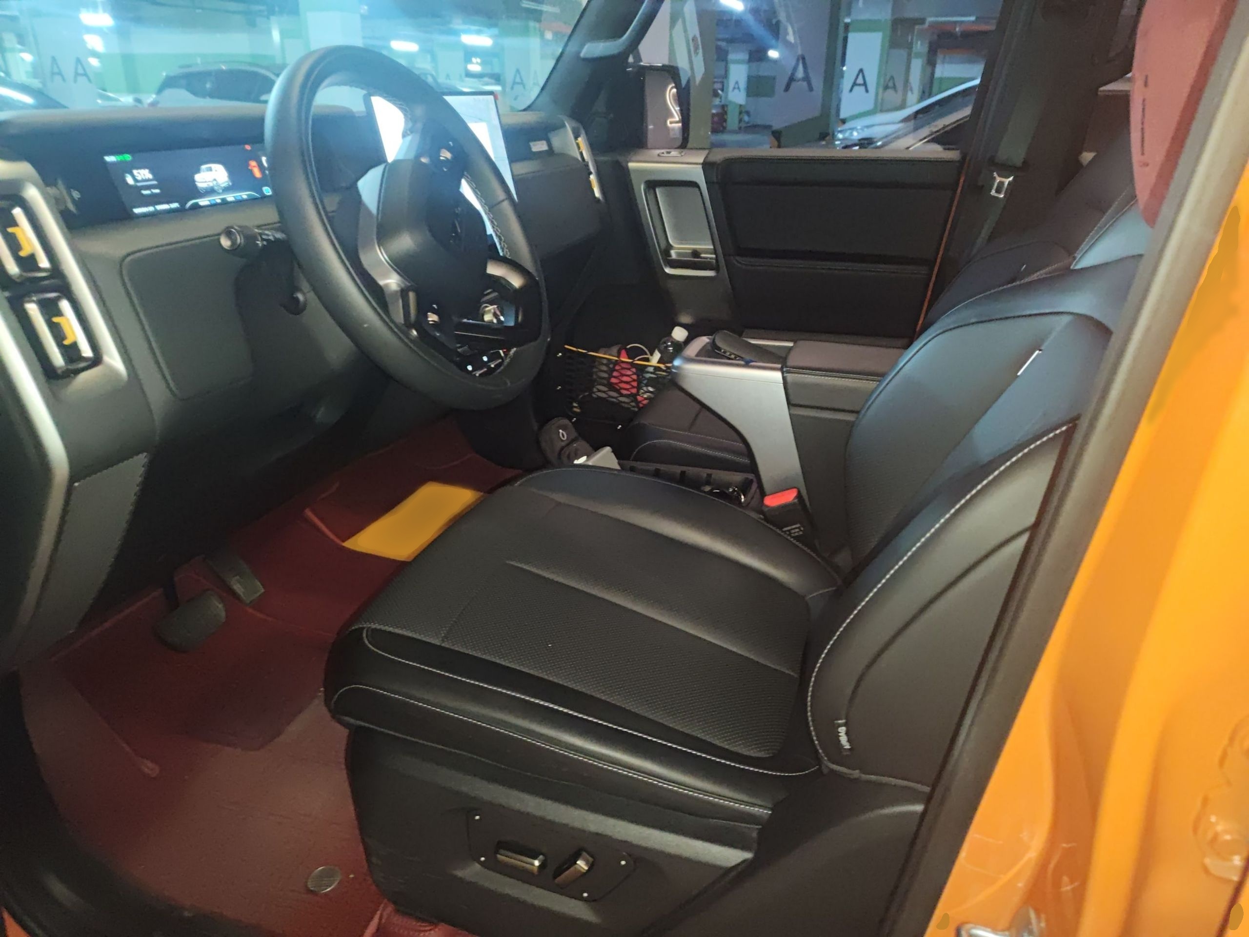 المقاعد الأمامية داخل السيارة