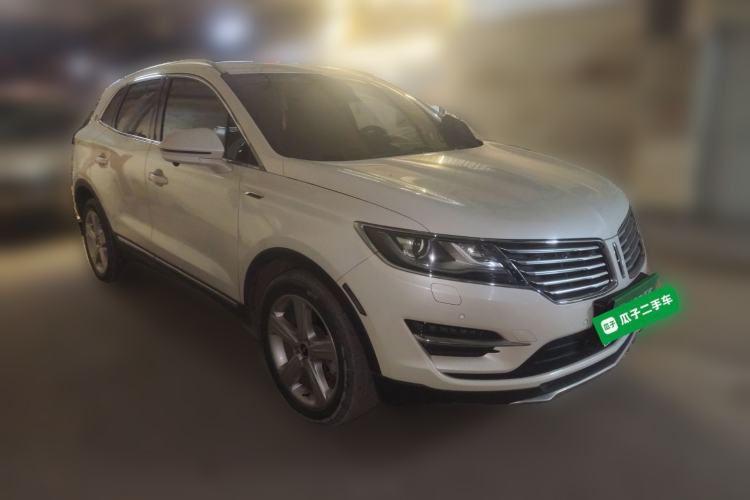 Used Lincoln MKC 2018 2.0T Two-Wheel Drive Deluxe Edition Front Right 45 Deg