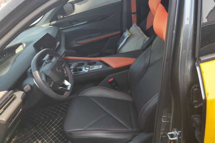 Used Changan UNI-V 2022 1.5T Prestige Version
