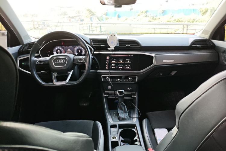 Used Audi Q3 2019 35 TFSI Fashion Dynamic Model Interior 2