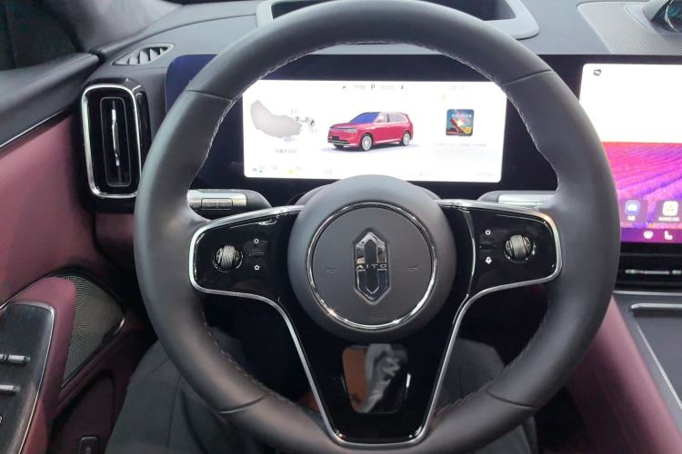 Used Hima AITO M8 2025 Extended-Range Ultra Version 53.4 kWh 5-Seater Edition Steering Wheel