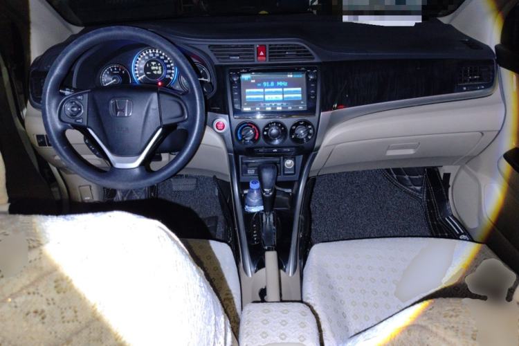 Used Honda Crider 2013 1.8L automatic luxury edition
