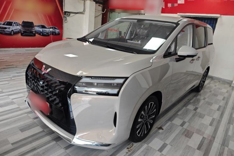 Used Wuling Starlight 730 2025 Model Plug-in Hybrid 125km Luxury Edition