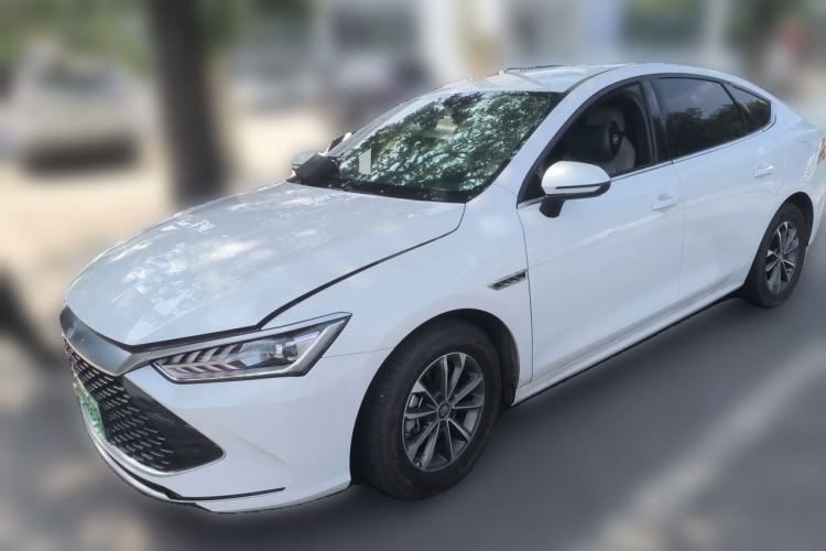 BYD Qin PLUS 2024 HONOR Edition DM-i 55KM Leading Model с пробегом