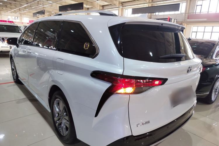 Used Toyota SIENNA 2024 2.5L Hybrid Comfort Edition Rear Left 45 Deg