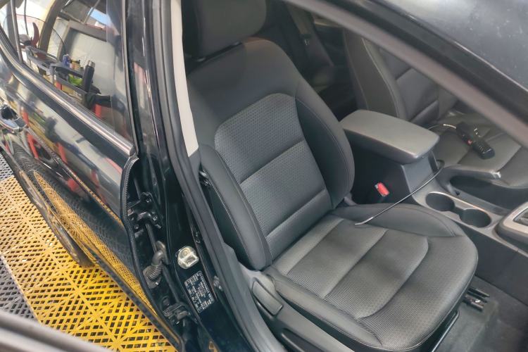 Used Hyundai Elantra (6th Generation / Lingdong) 2016 1.6L Automatic ZhiXuan – Elite Version Right Front Seat