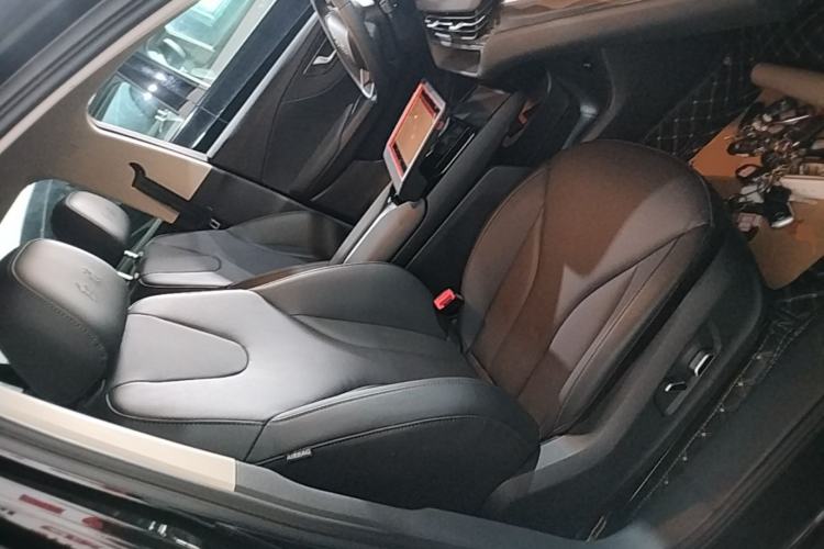 Used Hongqi E-QM5 2022 431 km Charge & Enjoy Edition