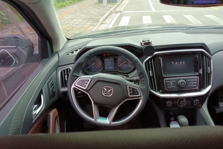 Used JMC Yusheng S350 2016 2.0T Automatic All-Wheel Drive Gasoline Luxury Version with Sunroof 5 Seats
