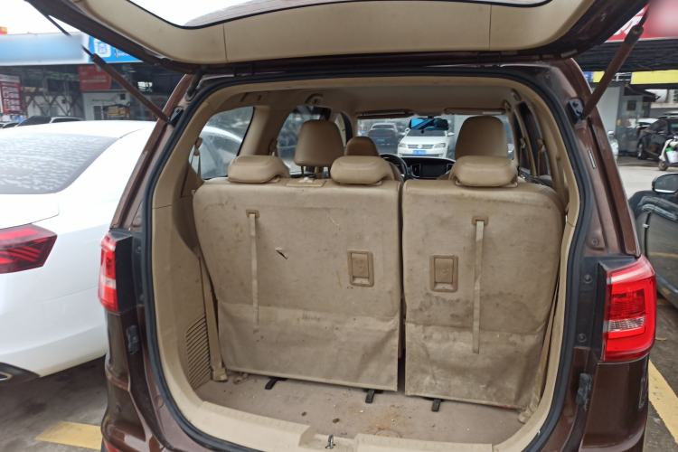 Used Baojun 730 2016 1.5T Manual Comfort Version 7 Seats Trunk