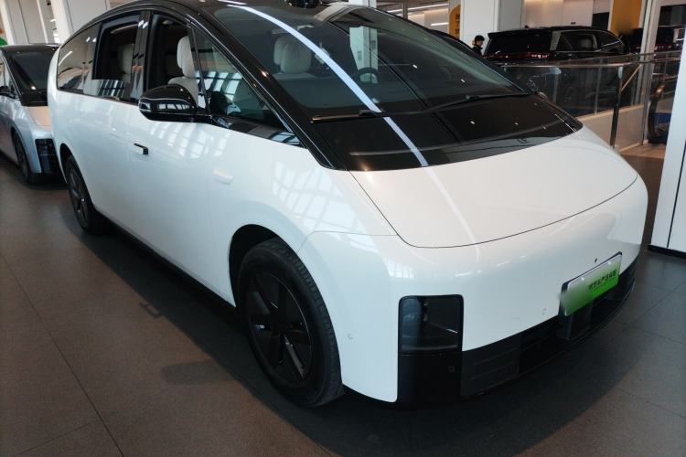 Used Li Auto MEGA 2025 Ultra Smart Refreshed Edition