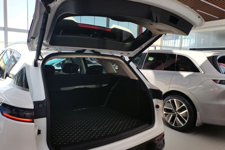 Used VOYAH FREE 2024 Ultra-Long Range Intelligent Driving Version Trunk