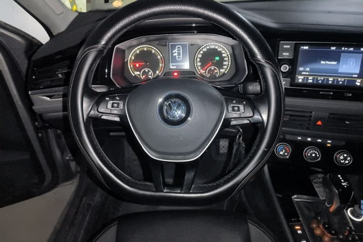 Used Volkswagen Sagitar 2019 200TSI DSG Comfort Version China VI Standard Steering Wheel