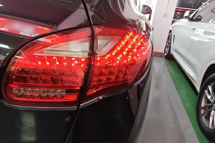 Used Porsche Cayenne 2011 Cayenne 3.0T Right Rear Taillight