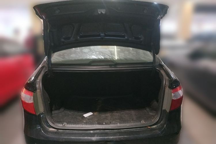 Used Kia K2 2012 Sedan 1.4L MT TOP Commemorative Edition
