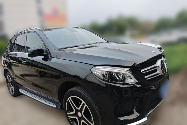 Used Mercedes-Benz M-Class 2014 ML 400 4MATIC Dynamic Model Front Right 45 Deg