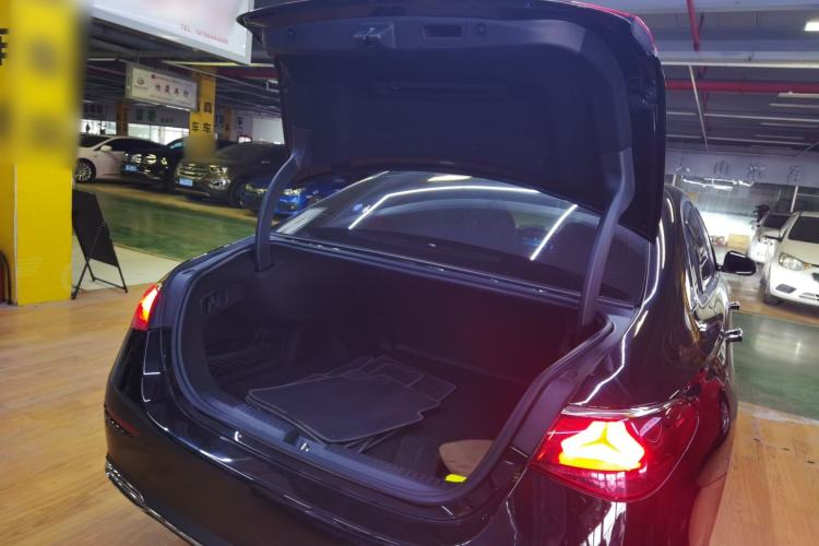 Used Mercedes-Benz E-Class 2024 E 260 L
