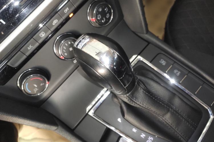 Used Volkswagen Lamando 2019 230TSI DSG Fashion Edition China VI
