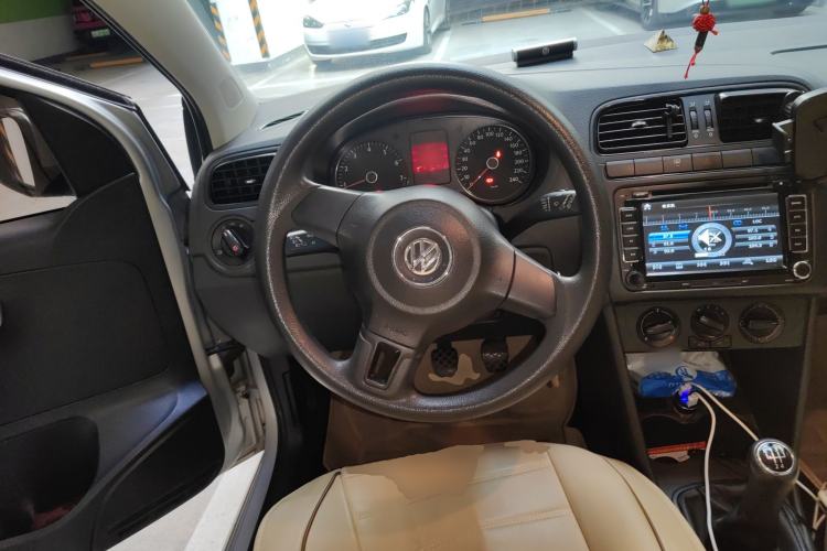 Used Volkswagen Polo 2011 1.4L Manual ZhiLe Edition
