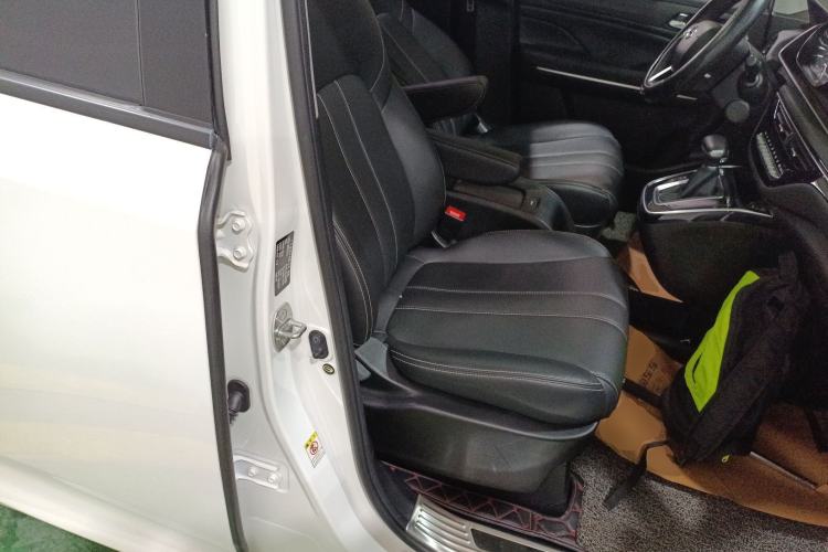 Used GAC Trumpchi M6 2021 270T DCT Luxury Edition (7-seater)