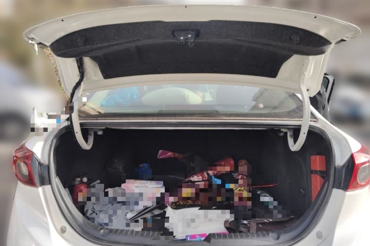 Used Mazda 3 Axela 2014 Sedan 1.5L Automatic Luxury Model Trunk