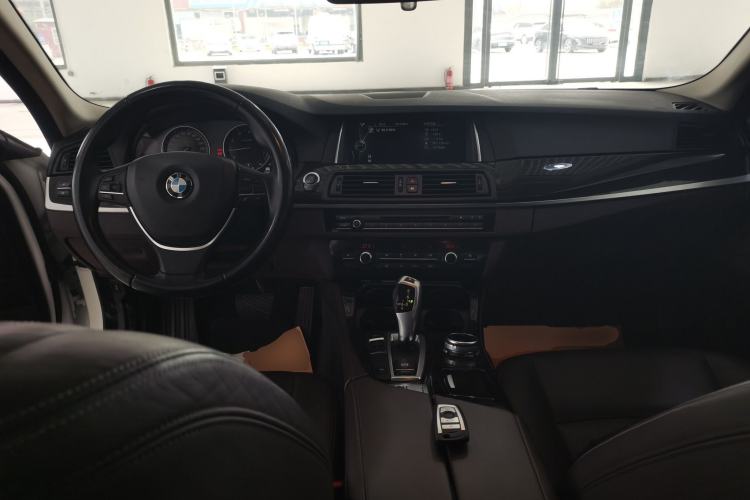 Used BMW 5 Series 2014 525Li Luxury Design Package

