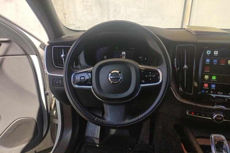 Used Volvo XC60 2022 B5 4x4 Smart Luxury Edition
